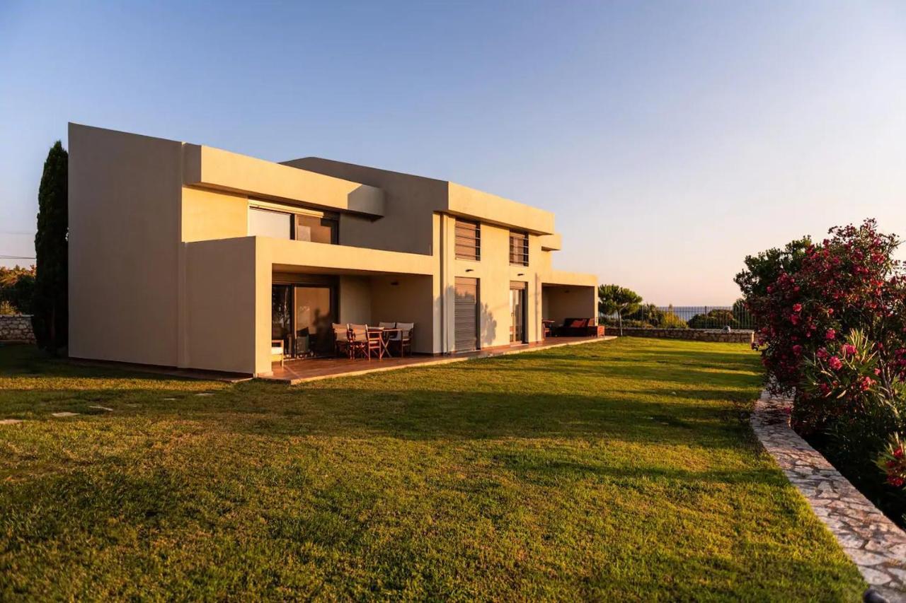 Villa Idyle - Beachfront Residence Tragána Exteriör bild